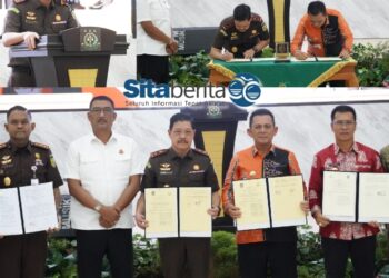 Kajati Kepri dan Gubernur Kepri Teken MoU Pidana Kerja Sosial Berdasarkan KUHP Nasional