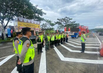 Pengamanan Jalur Mudik Lebaran Ditingkatkan, Sinergi TNI-Polri di Rest Area Tol Semarang