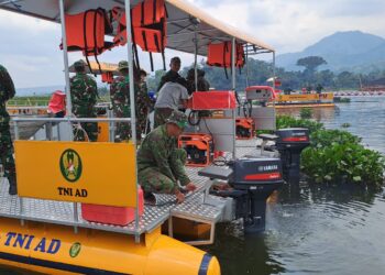Kodim 0714/Salatiga Intensifkan Pembersihan Enceng Gondok di Rawa Pening Guna Dukung Pariwisata dan Ekosistem