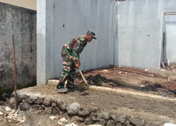 Babinsa Tambakboyo Koramil 09/Ambarawa Bantu Pembangunan KDKMP