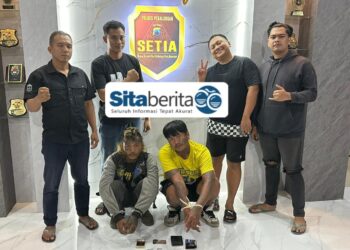 Dua Pengedar Sabu Dibekuk di Sragi, Sempat Buang Barang Bukti ke Selokan Saat Digerebek Polisi