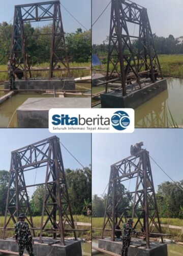 Sikap Sigap Salah Satu Anggota Babinsa Wonokerto Pantau Proses Pengelasan Gapura Besi Jembatan Gantung Garuda